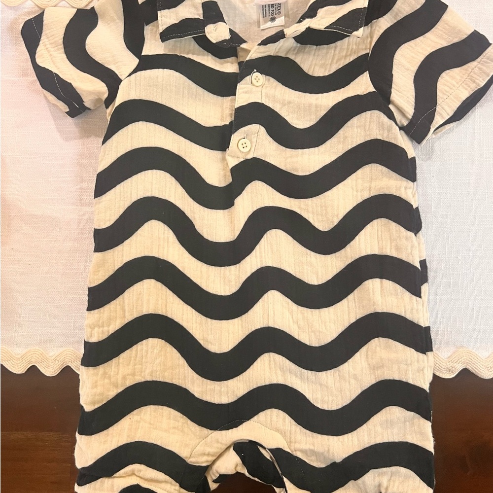 Hanna Andersson Black and White Baby Romper